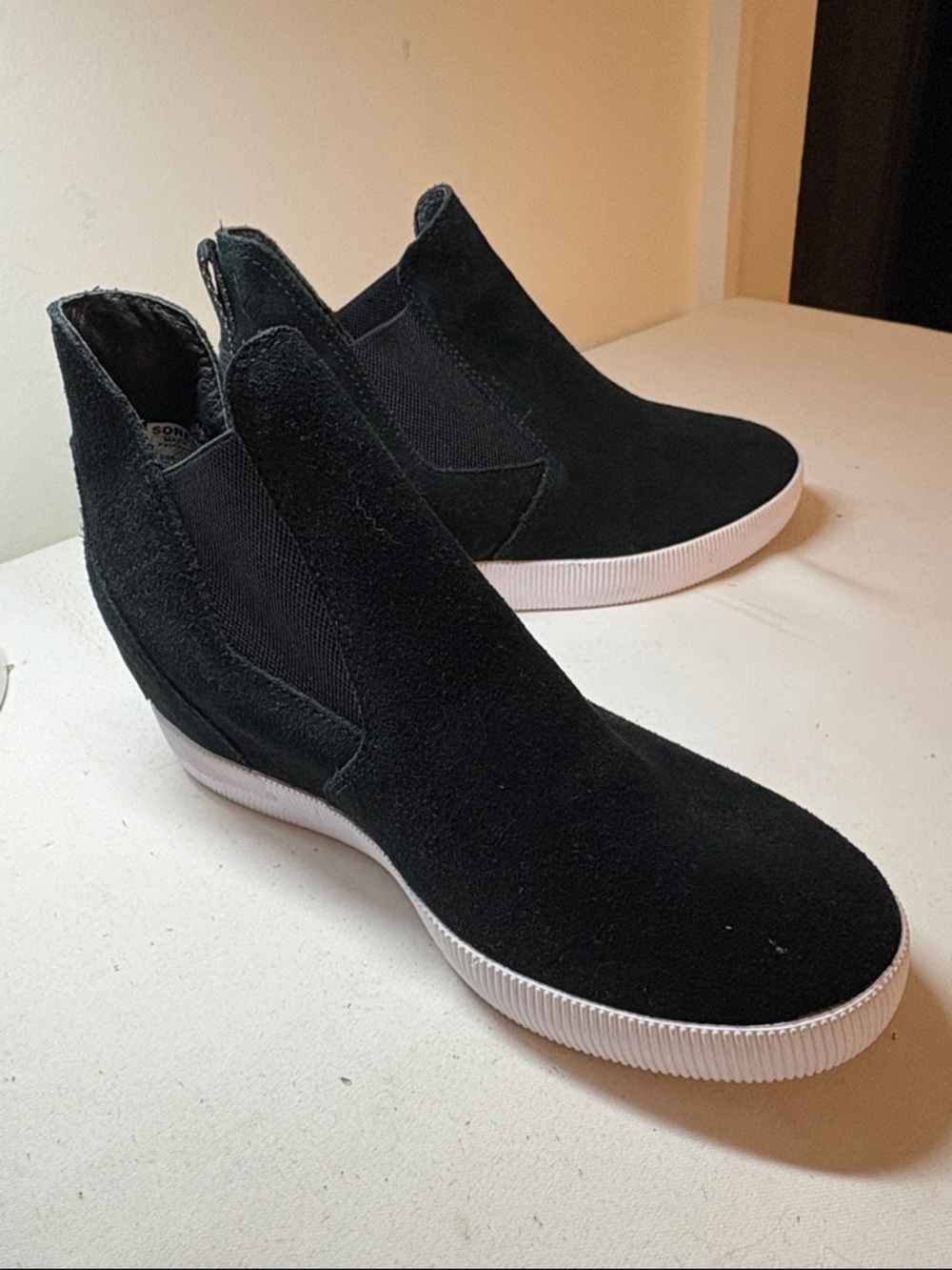 Sorel Black Suede Slip-On Hidden Wedge Sneaker Boot Size 7